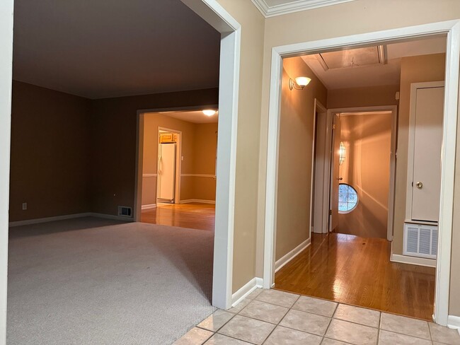 323 Auburn Dr in Little Rock, AR - Building Photo - Building Photo