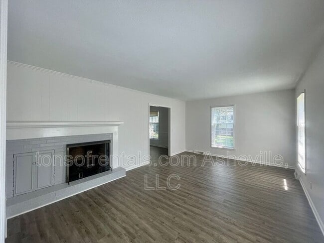 2670 Seminole Dr in Hendersonville, NC - Building Photo - Building Photo
