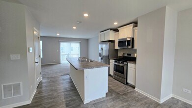 2484 Alison Ave in Pingree Grove, IL - Building Photo - Building Photo