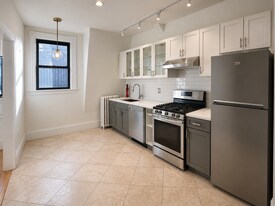 54 Harvard St, Unit 3 in Brookline, MA - Building Photo