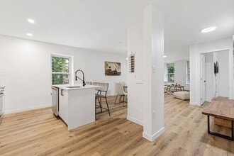 2060 R. Saint-Denis in Montréal, QC - Building Photo - Building Photo