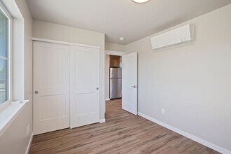 805 NW 18th Ct in Redmond, OR - Building Photo - Building Photo