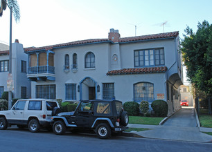 643 S Cochran Ave in Los Angeles, CA - Building Photo - Building Photo