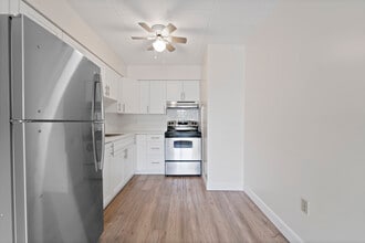 Linden Towers in Chatham-Kent, ON - Building Photo - Building Photo