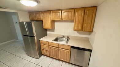 1855 NE 121st St in North Miami, FL - Building Photo - Building Photo