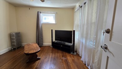 59 Hooker St, Unit 59 in Boston, MA - Foto de edificio - Building Photo