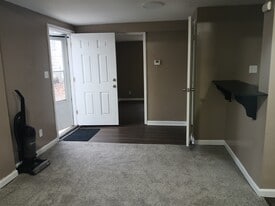 216 N Main St, Unit Apt C in Gloversville, NY - Building Photo