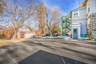 1013 Melrose Ave, Unit 3rd Floor in Melrose Park, PA - Building Photo - Building Photo