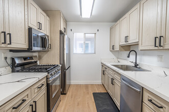 1220 Seacoast Dr in Imperial Beach, CA - Building Photo - Building Photo