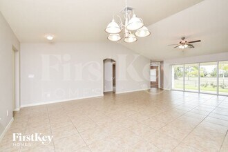 2914 NW 26th Terrace in Cape Coral, FL - Foto de edificio - Building Photo