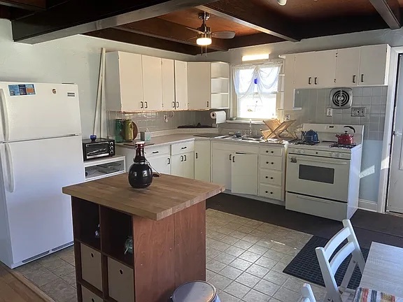 property at 1016 S Palmer Ave