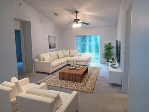 209 Indian Point Cir in Kissimmee, FL - Foto de edificio - Building Photo