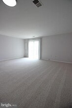 5940 Grisby House Ct in Centreville, VA - Foto de edificio - Building Photo