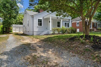 2206 Guess Rd in Durham, NC - Building Photo - Building Photo