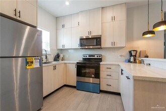 5601 Northwestern Ave in McAllen, TX - Building Photo - Building Photo