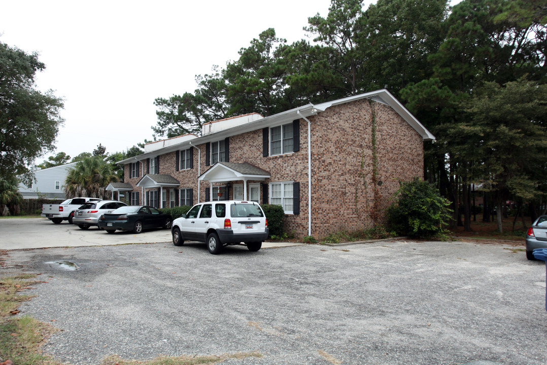 607 37th Ave N in Myrtle Beach, SC - Foto de edificio