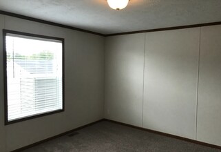 1911 Magnolia St in Columbus, MI - Foto de edificio - Building Photo