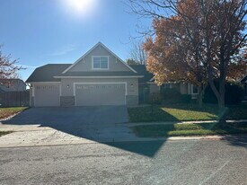 12241 W Foxhaven St in Star, ID - Building Photo