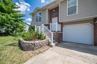 3704 Bethel St in Columbia, MO - Foto de edificio - Building Photo