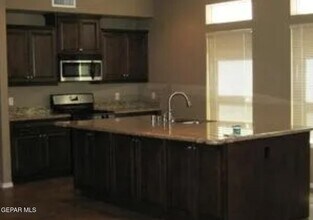 537 Green Village Ct in El Paso, TX - Building Photo - Building Photo