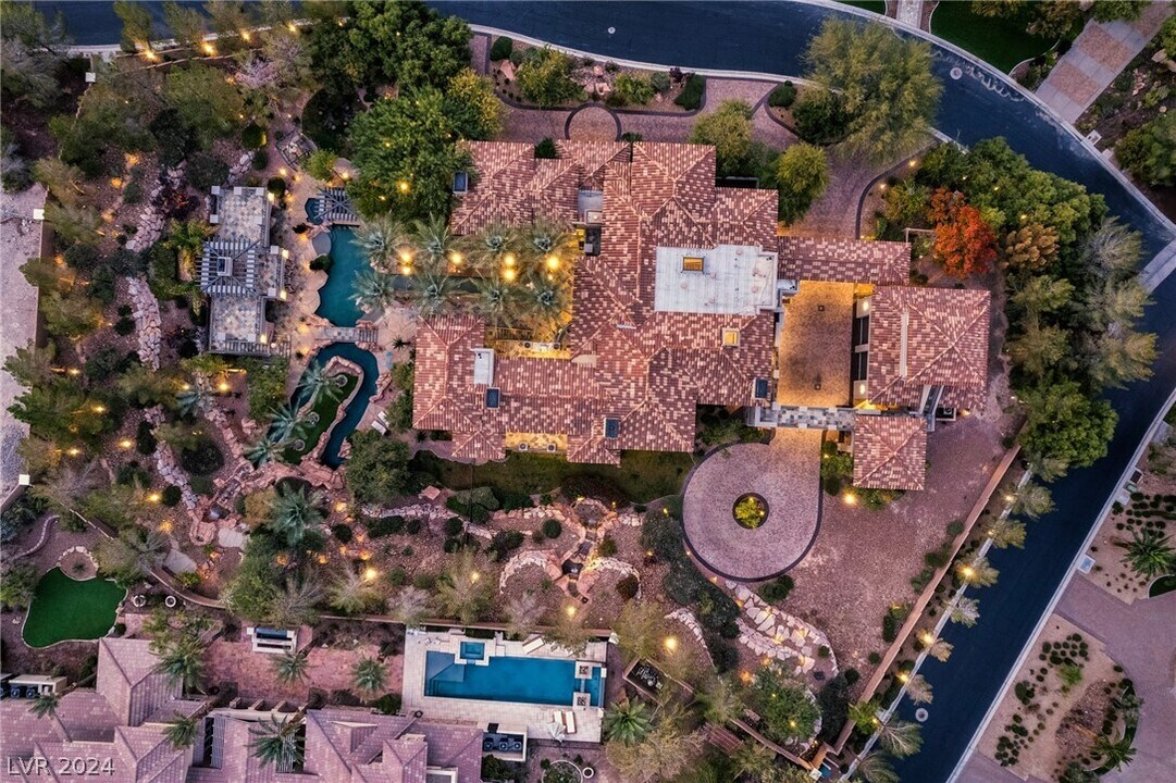 5 Wood Creek Ct in Las Vegas, NV - Foto de edificio