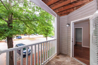 Room in Condo on University Ct in Raleigh, NC - Building Photo - Building Photo