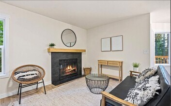 13619 Sandy Point E NW in Gig Harbor, WA - Building Photo - Building Photo