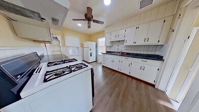 1121 Roosevelt Ave in York, PA - Building Photo - Building Photo