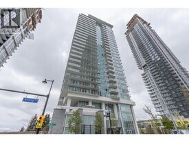 652 Whiting Way in Coquitlam, BC - Building Photo