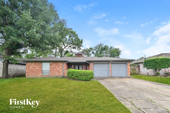 13706 Oleoke Ln in Houston, TX - Foto de edificio