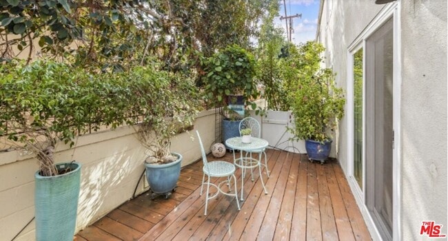 1570 Via Capri in Laguna Beach, CA - Building Photo - Building Photo