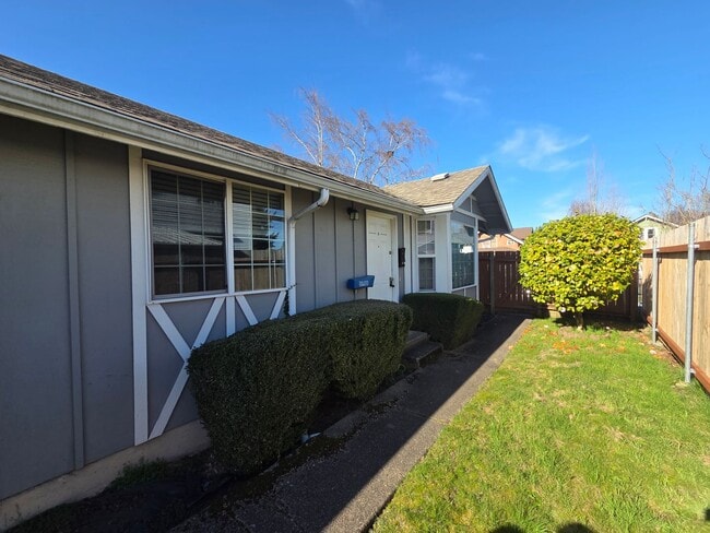 property at 908 N Grant Ave