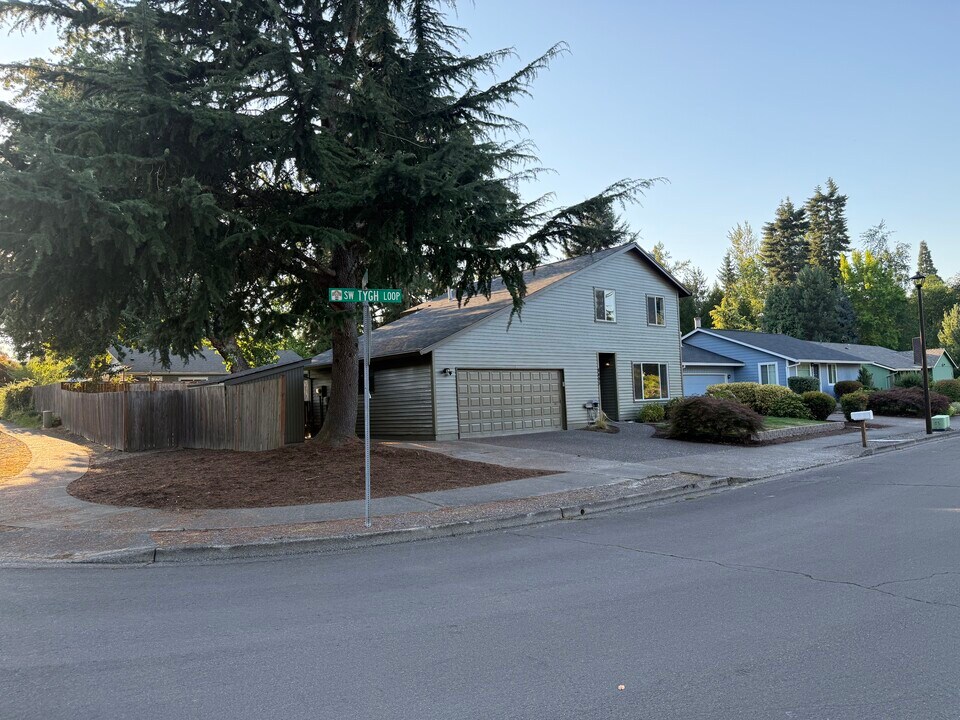 8495 SW Tygh Loop in Tualatin, OR - Building Photo