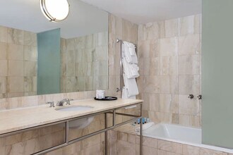 956 Washington Ave in Miami Beach, FL - Building Photo - Building Photo
