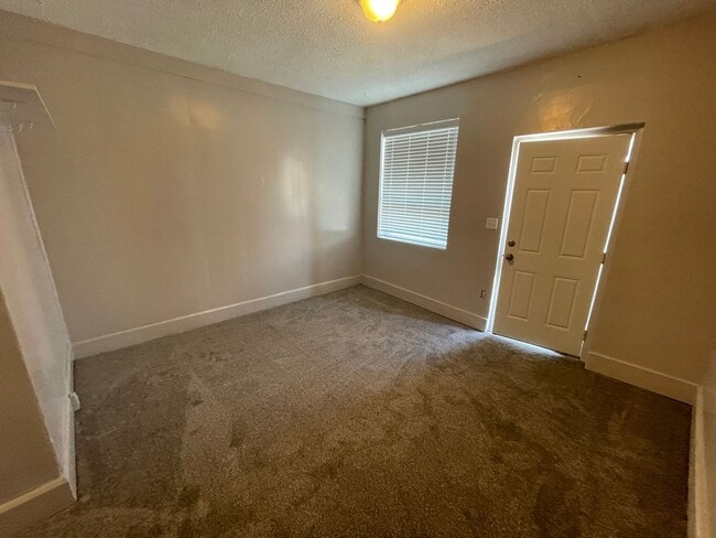 520 Dexter St W in Salt Lake City, UT - Building Photo - Building Photo