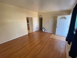 825 Marcella St NE in Albuquerque, NM - Building Photo - Building Photo