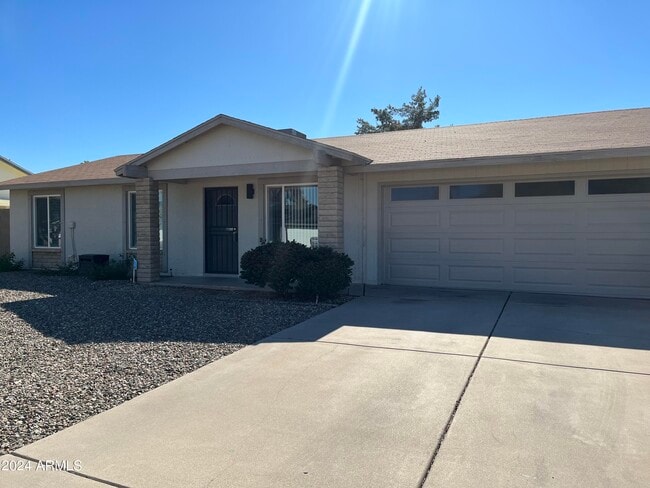 3227 E Helena Dr in Phoenix, AZ - Building Photo - Building Photo