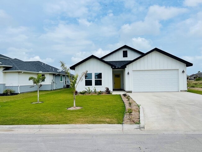 113 Torrey Pines Dr in Laguna Vista, TX - Building Photo - Building Photo