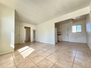 424 N Warner St in Ridgecrest, CA - Building Photo - Building Photo