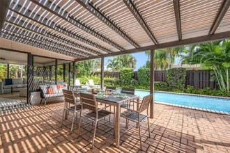 1950 Harbourview Dr in Fort Lauderdale, FL - Building Photo - Building Photo