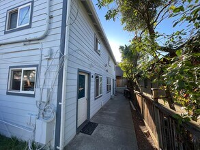 36 Dewey St in Ashland, OR - Building Photo - Building Photo