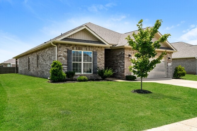 189 Cherry Laurel Dr in Hazel Green, AL - Building Photo - Building Photo