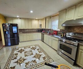 86-14 Sutro St in Queens, NY - Building Photo - Building Photo