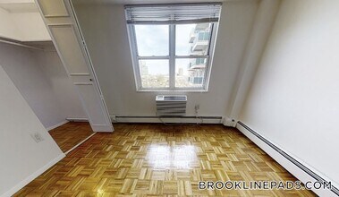 185 Freeman St in Brookline, MA - Building Photo - Building Photo