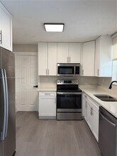 9760 SW 210th St in Cutler Bay, FL - Building Photo - Building Photo