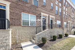 10 N Center St in Springfield, OH - Building Photo