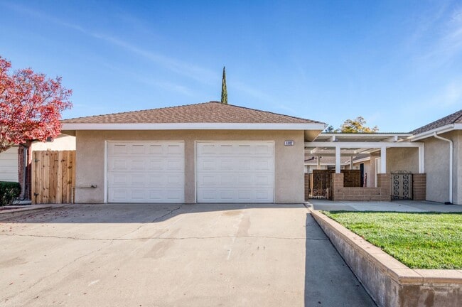 6462 N Remington Ave in Fresno, CA - Building Photo - Building Photo