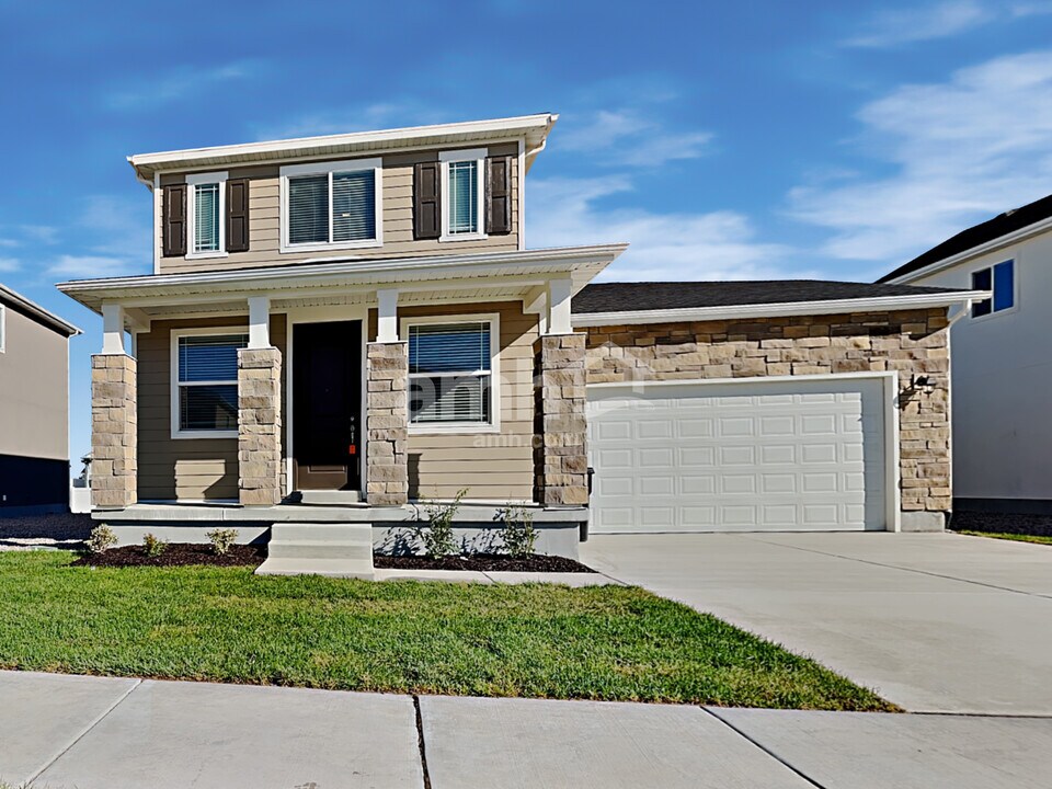 2626 W 3290 S in Syracuse, UT - Building Photo