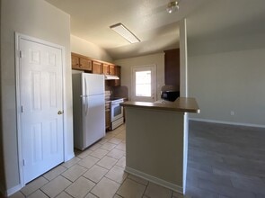 2002 Charleston Ct, Unit B in Killeen, TX - Building Photo - Building Photo
