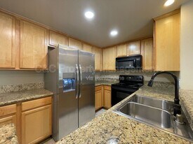 4013 Oakcrest Dr in San Diego, CA - Building Photo